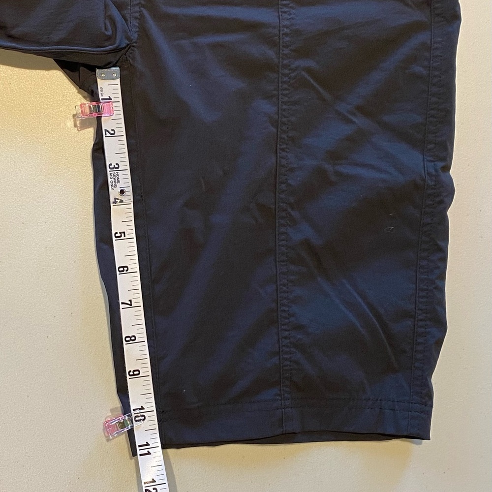 Royal Robbins Black Discovery Bermuda Shorts, size 8 - Picture 7 of 7